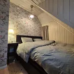 Апартаменти Penthouse With Garden And Amazing View, *