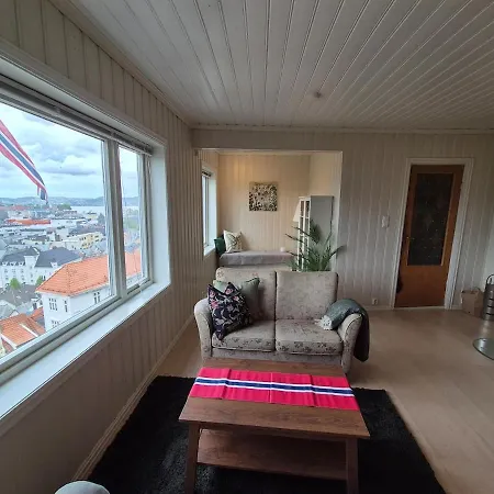 Penthouse With Garden And Amazing View, Μπέργκεν